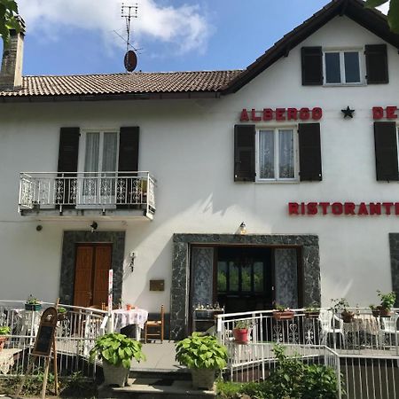 Albergo Delfino San Pietro d'Olba Bagian luar foto