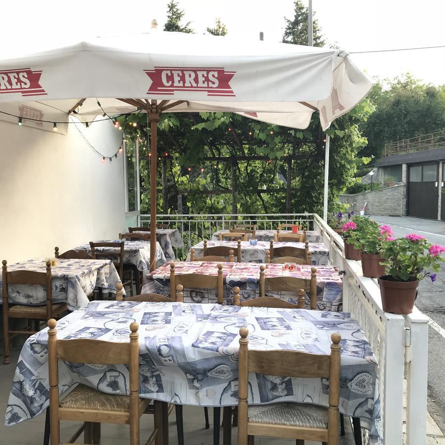 Albergo Delfino San Pietro d'Olba Bagian luar foto