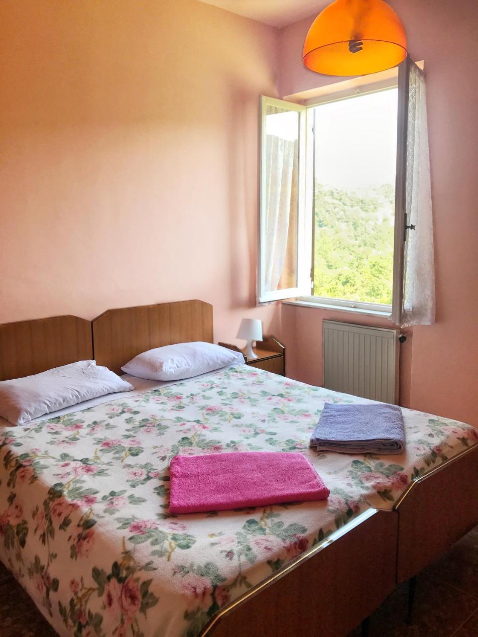 Albergo Delfino San Pietro d'Olba Bagian luar foto