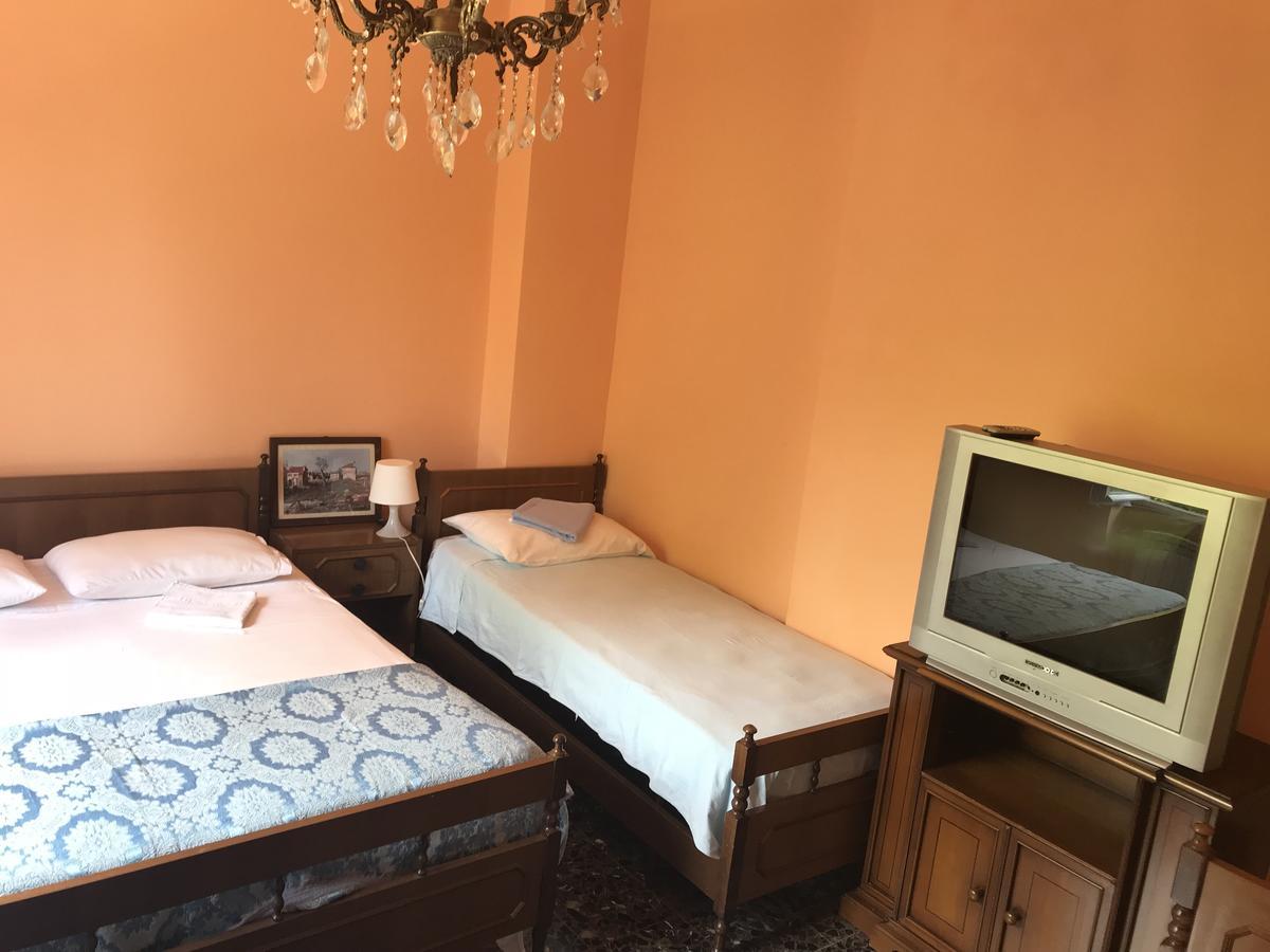 Albergo Delfino San Pietro d'Olba Bagian luar foto