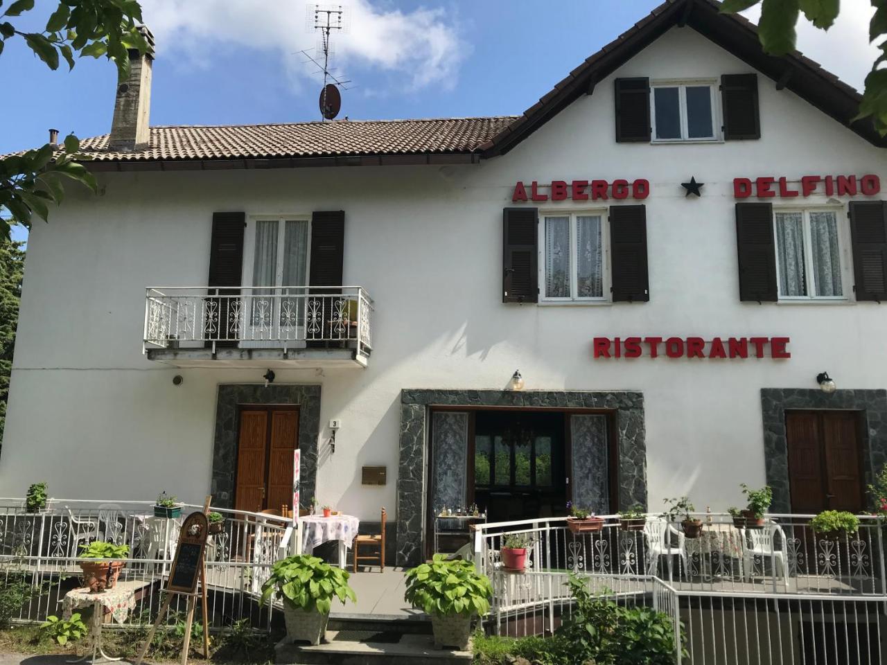 Albergo Delfino San Pietro d'Olba Bagian luar foto
