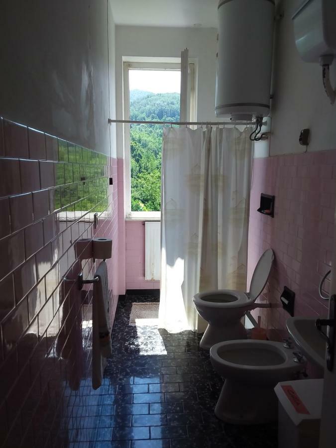 Albergo Delfino San Pietro d'Olba Bagian luar foto